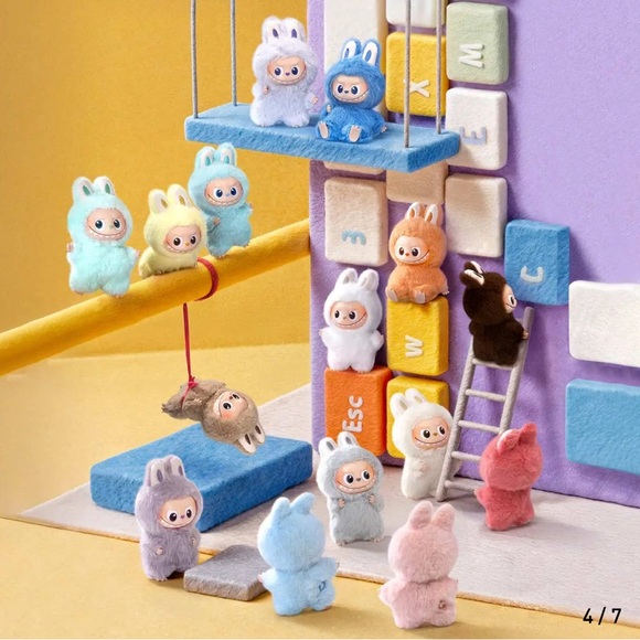 THE MONSTERS Pin for Love - Confirmed D - Picture 2 of 4